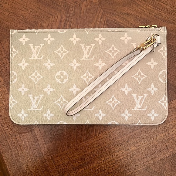 Louis Vuitton Handbags - Limited edition 2022 Spring in the City Neverfull Pouchette in Sunset Kakhi SOLD